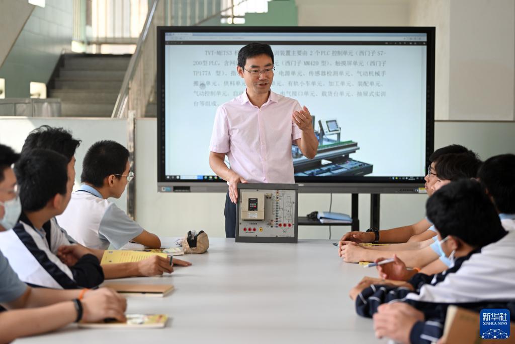 八人排九牌下载